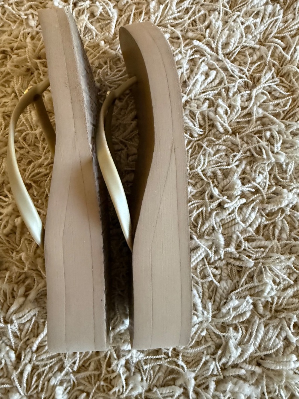 Tory Burch Wedge Flip Flops Tan Beige Gold Logo Platform Sandals Womens 7 - 7.5 - Picture 5 of 8